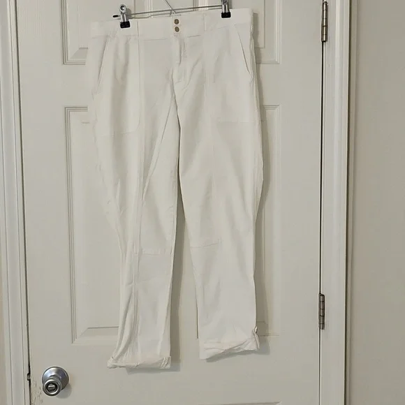 White House Black Market Cropped White Pants - Picture 2 of 5